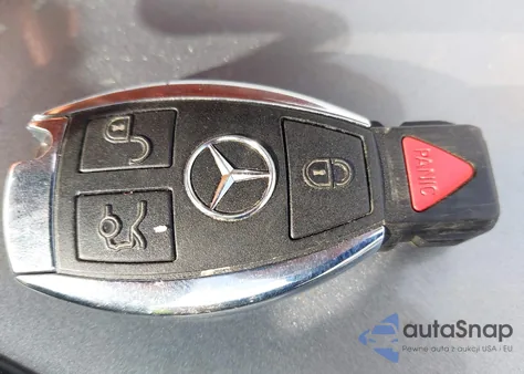 2013 Mercedes-Benz C 300 Sport 4Matic z USA, uszkodzony, nr VIN WDDGF8AB4DR245564